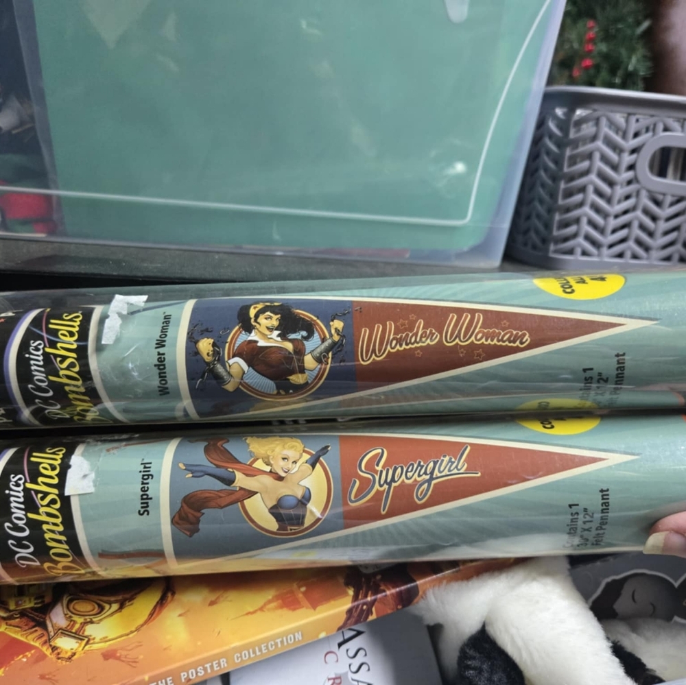 DC Comics Bombshells Wonder Woman and Supergirl Pennants BNIB